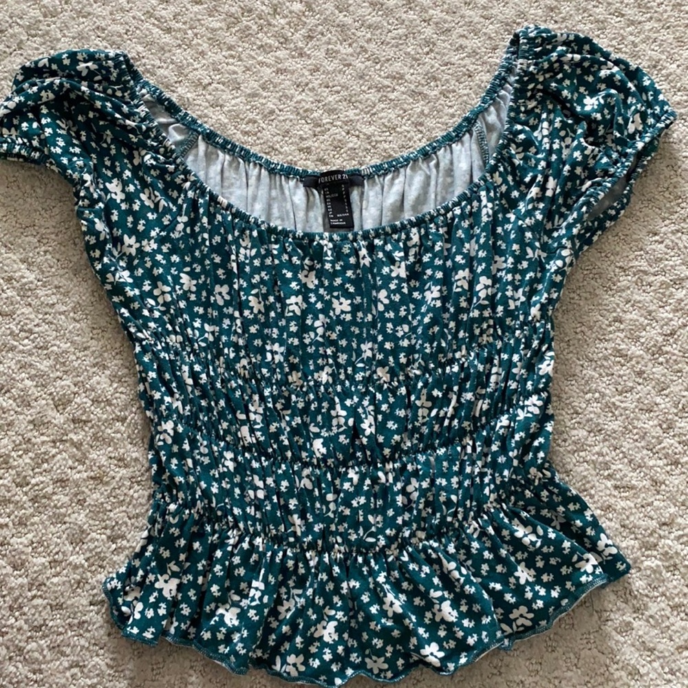 F21 floral fitted top